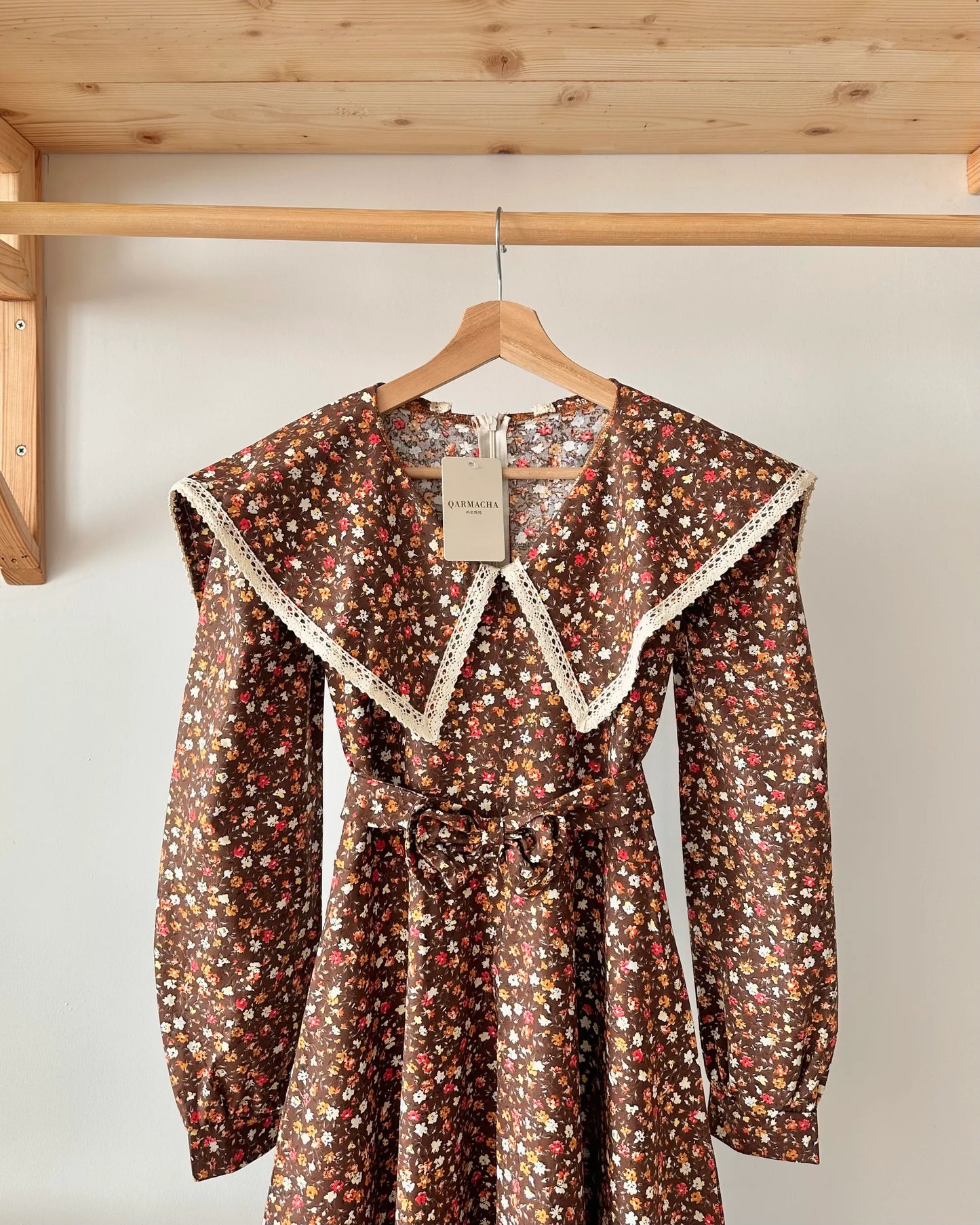 Ditsy Floral Collar Detail Dress