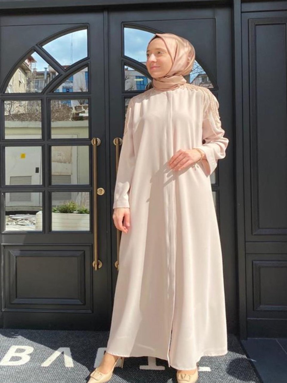 Zippered Beaded Abaya M / Black Zippered Beaded Abaya M / Black