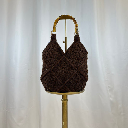 Handmade Crochet Bag: Colorful Yarn, Durable Design