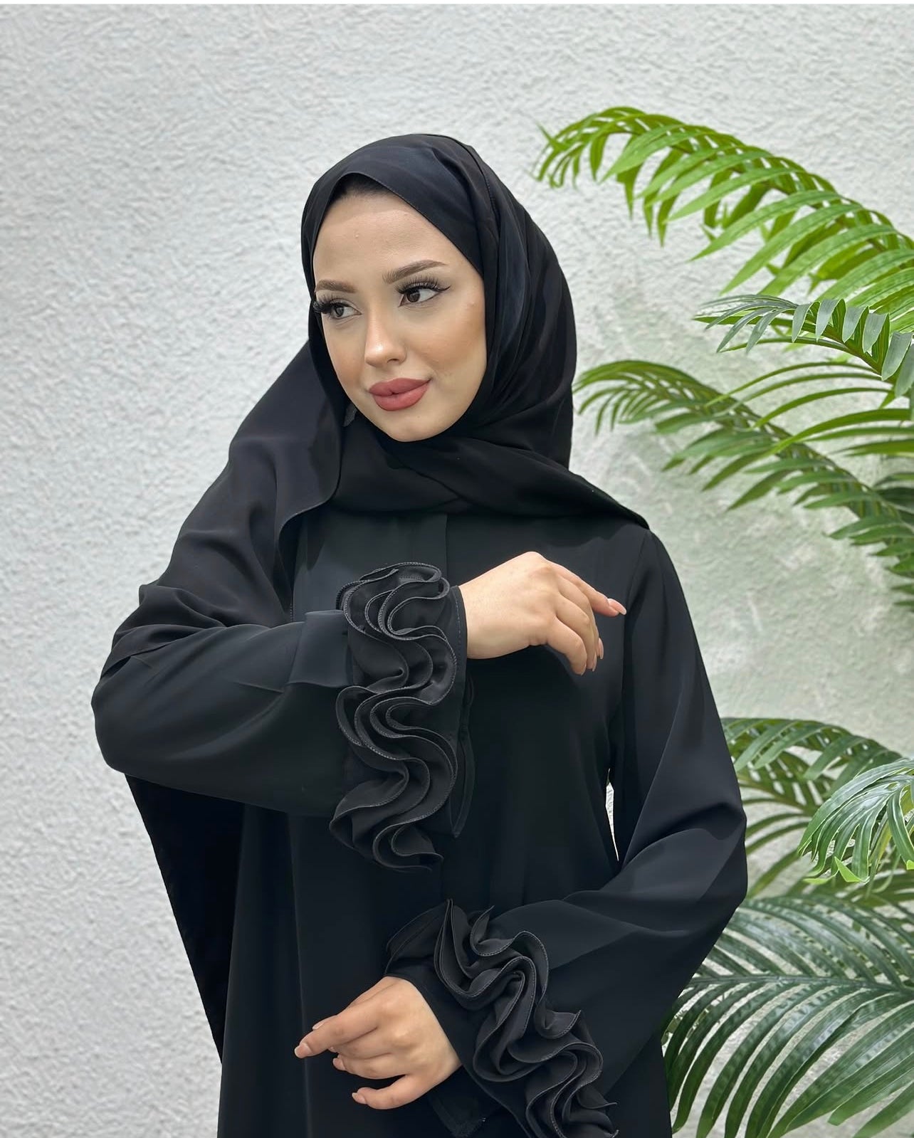 Rose Detailed Abaya