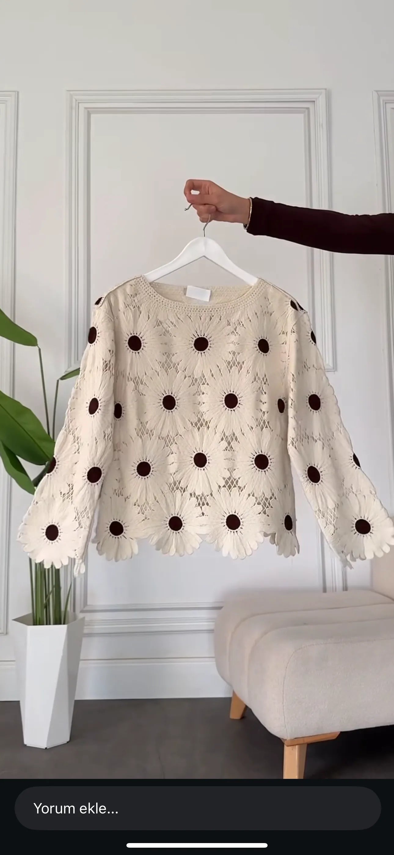 Daisy Patterned Knit Blouse