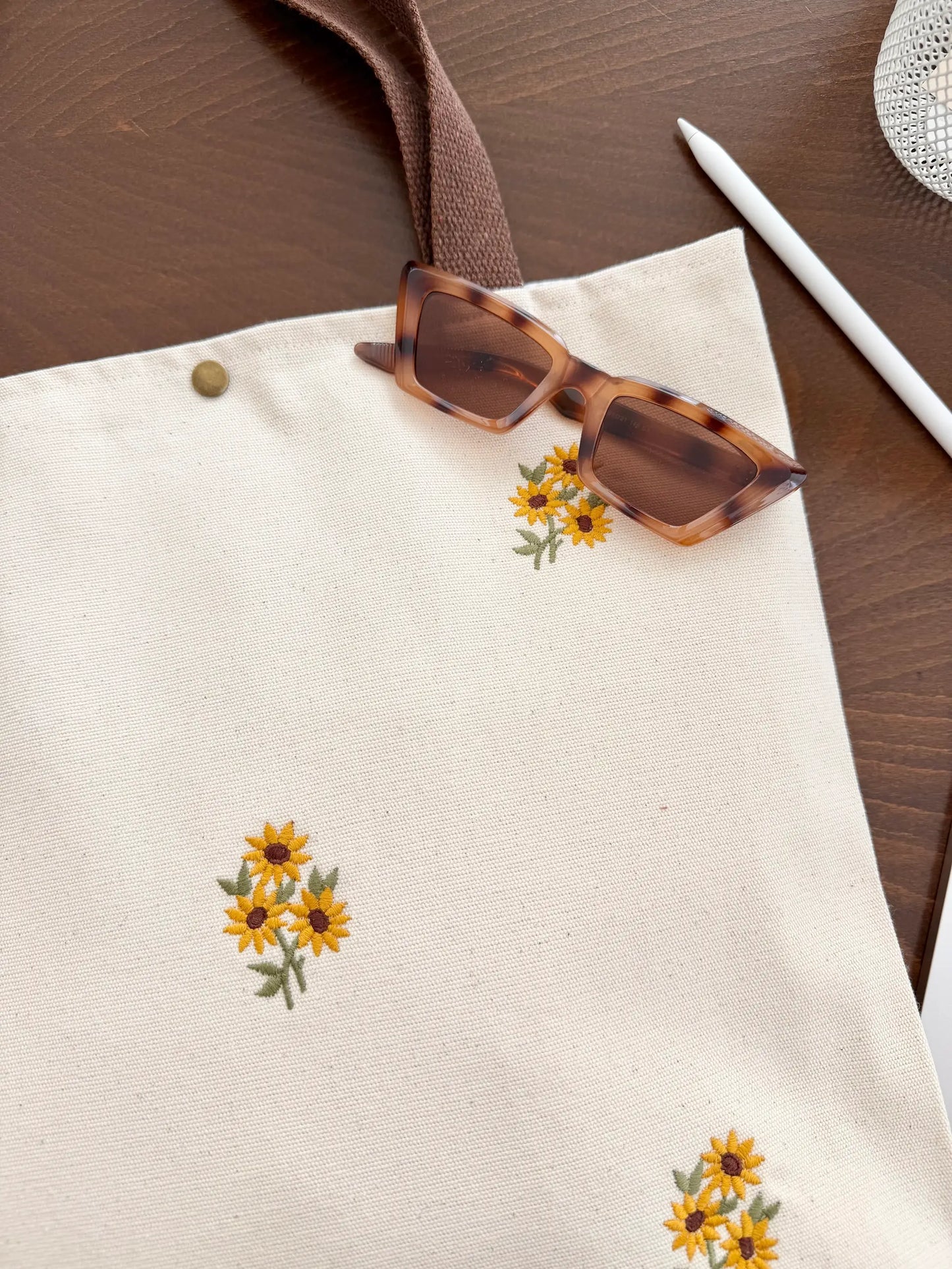 Floral Embroidered Kanvas Bag