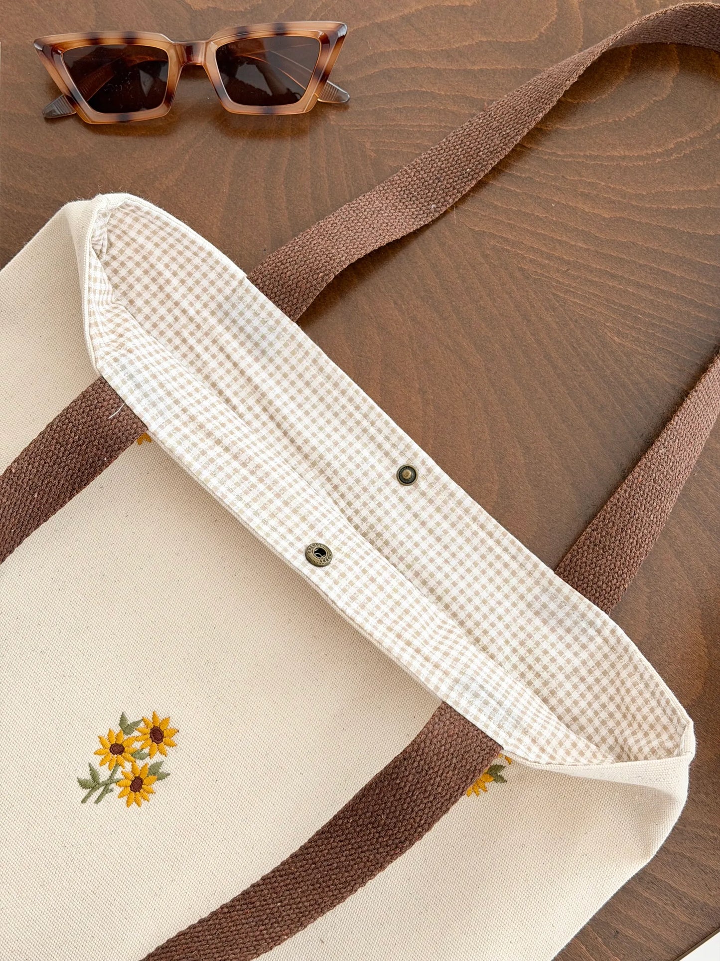 Floral Embroidered Kanvas Bag