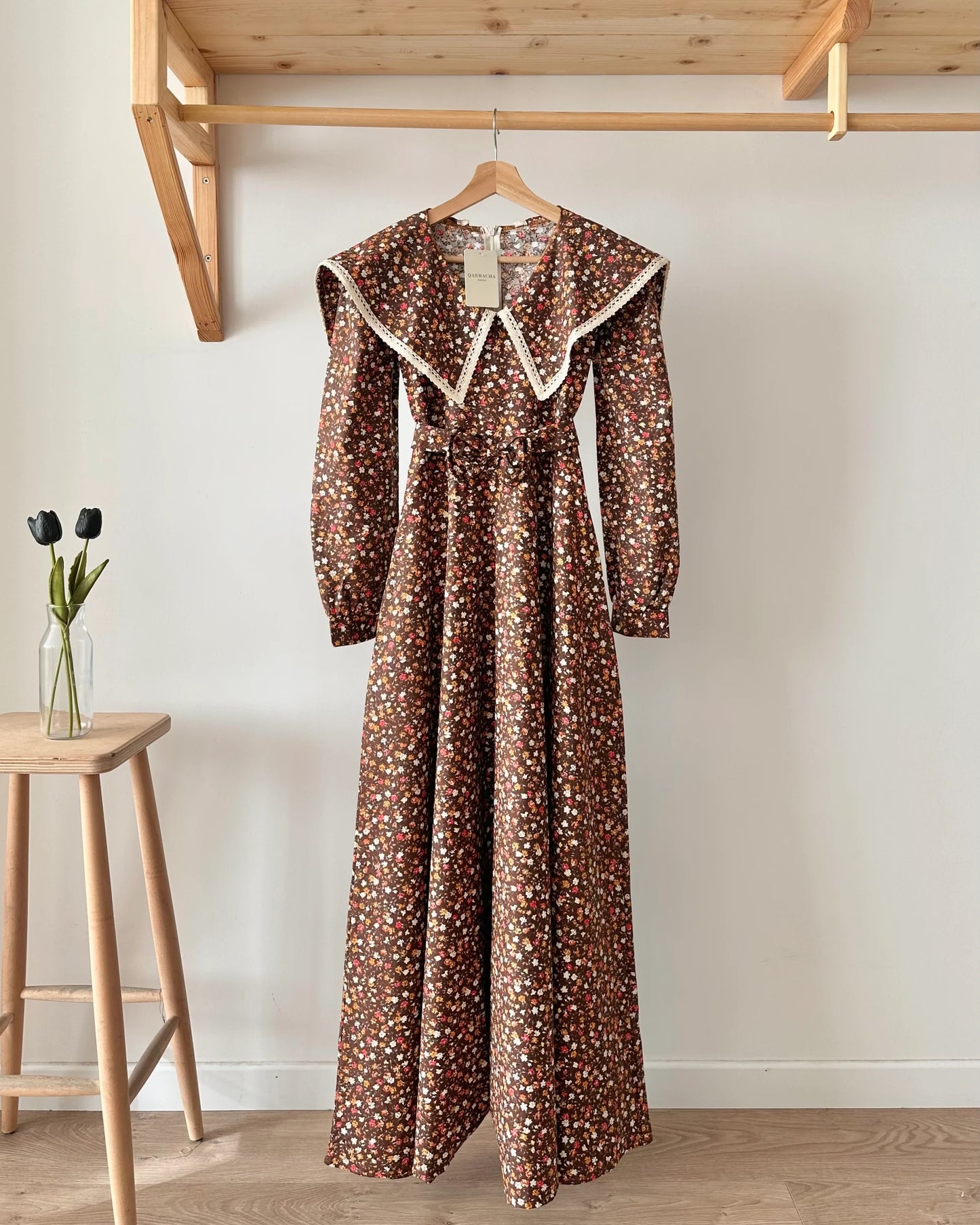 Ditsy Floral Collar Detail Dress